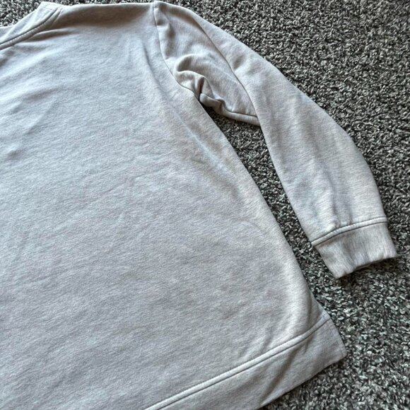 Soft And Cozy Orvis Cream V-neck Sweater Pullover, women’s medium - Picture 7 of 8